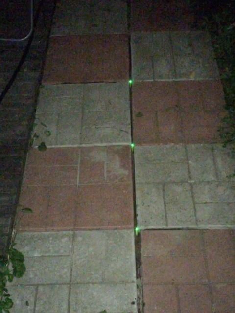 Тротуарная плитка с подсветкой от земли